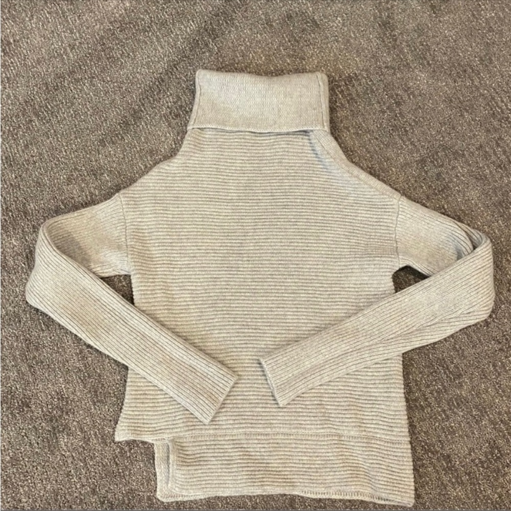 Aritzia Babaton Mika Wool/Cashmere Turtleneck Sweater in grey size s
